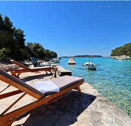 6 Bedroom Beachfront Villa with Heated Pool near Vela Luka on Korcula Island, Sleep 12